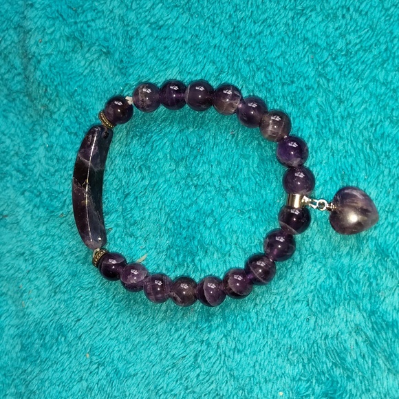 Love heart Charm stretch Bracelet - Picture 2 of 2